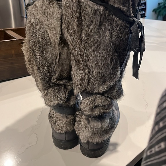 Barbo mukluks charcoal gray tall wrap real fur winter snow boots size 8. - Picture 3 of 7